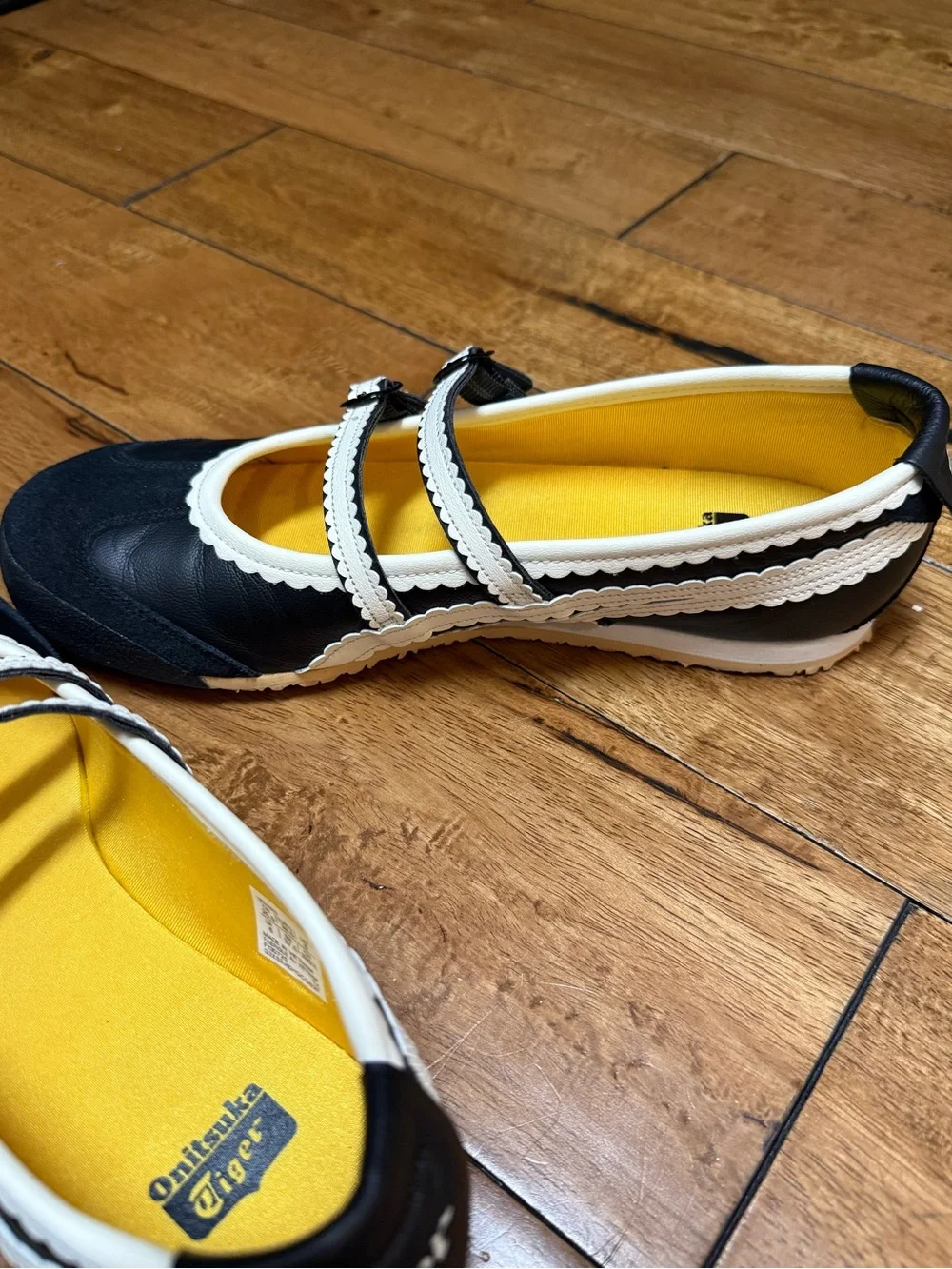 Onitsuka Tiger MEXICO 66 TGRS in Black/Cream